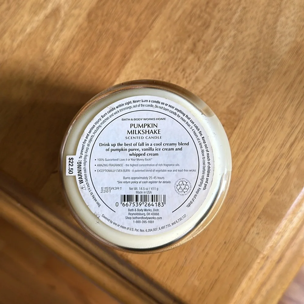 Bath & Bodyworks Pumpkin Milkshake 3 wick candle - Picture 4 of 4
